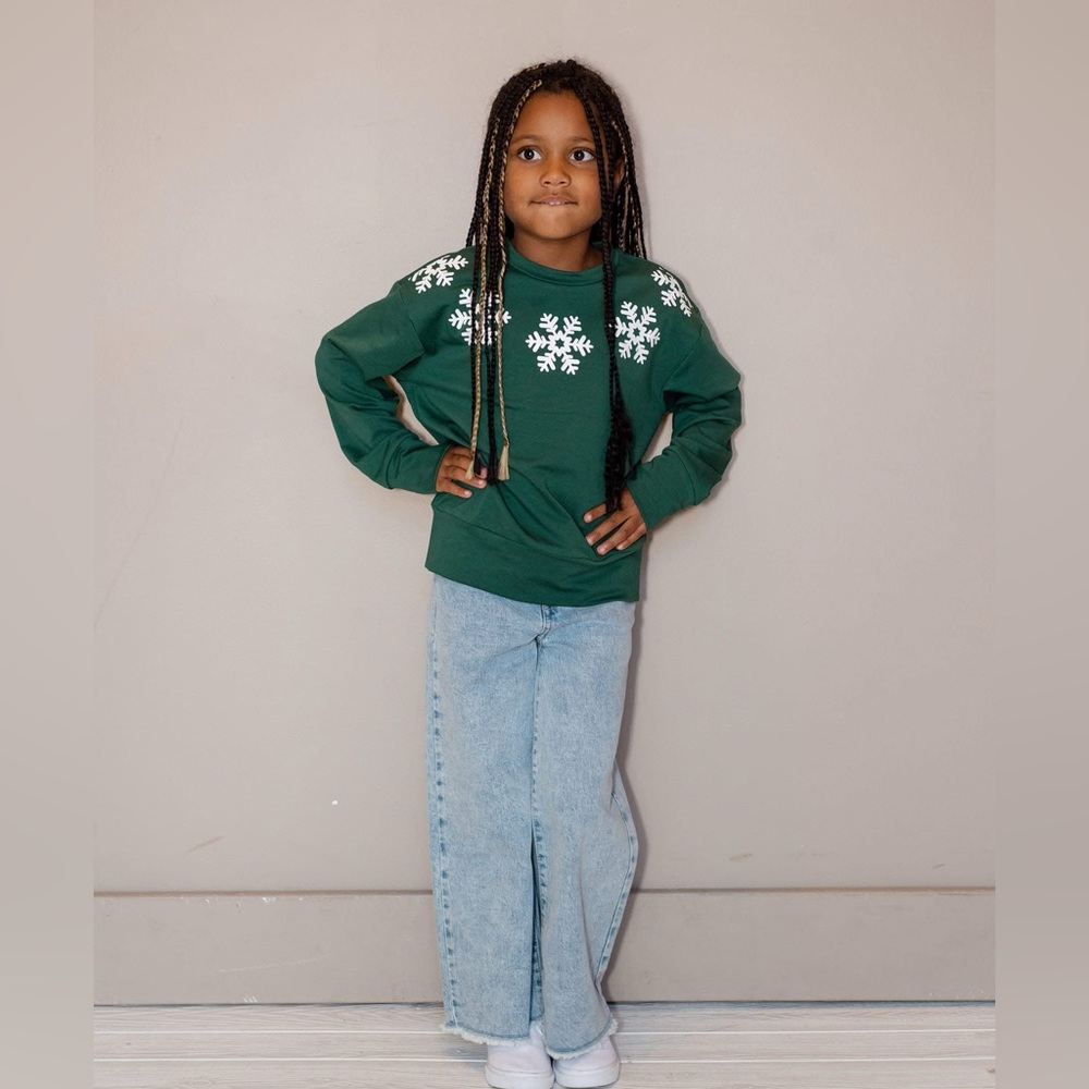 Taylor Joelle Snowflake sweatshirt